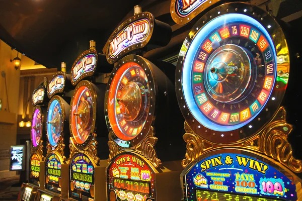 Live roulette wheel broadcast from slotkamboja studio